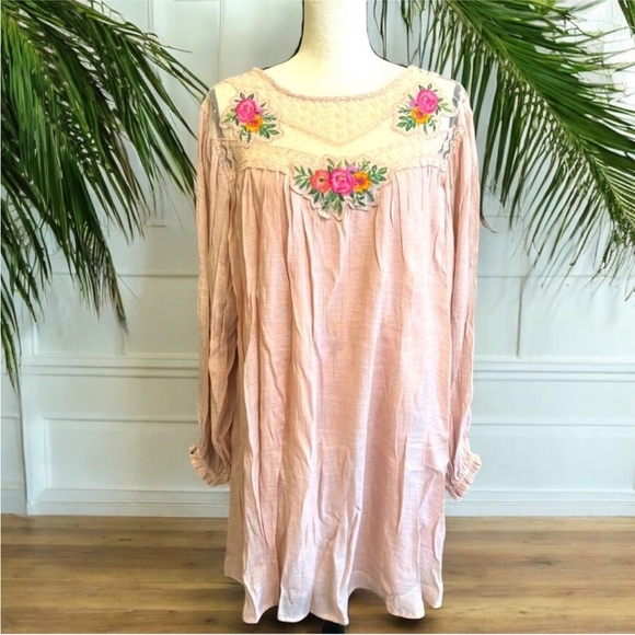 UMGEE Creamy Pink Long Puff Sleeves Dress w/ Embroidered Floral Appliqué